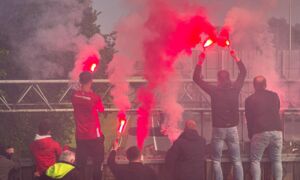 Uitzwaai actie FC Twente PSV Azelo 3 foto Niels Wesselink