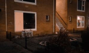 Vier woningen onbewoonbaar geworden door brand Wethouder Nijhuisstraat News United Dennis Bakker2