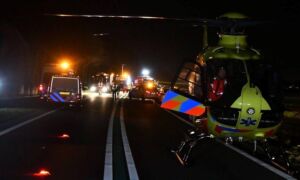 Voor het ongeluk op de N36 bij Sibculo werd ook een traumaheli opgeroepen Foto News United Kevin Gerrits v2