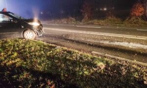 Weg bezaaid naast Enschede door botsing 26122024