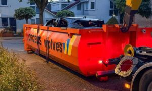 elektrische auto - brand - brandweer - dompelcontainer
