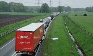 Aanrijding N35 file News United Dennis Bakker