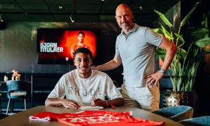 Bjorn titulaer tekent contract bij fc twente met erik ten hag 2026