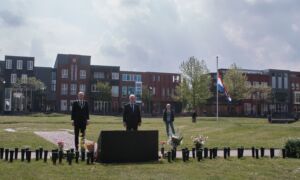 Herdenking vuurwerkramp Ernst Bergboer