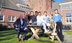 Hulp om de hoek gemeente enschede