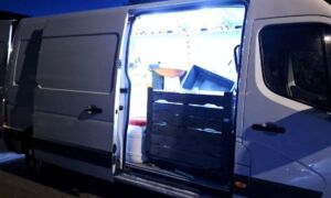 Kweekbakken in beslag genomen in Almelo