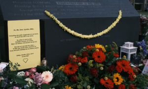 Monument vuurwerkramp Ernst Bergboer