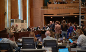 Raadszaal - gemeenteraad - interruptie