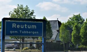 Reutum plaatsnaambord 1