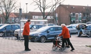 Rollator winkelcentrum parkeerplaats