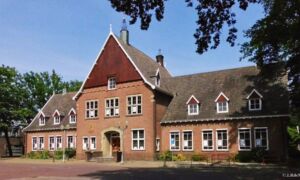 Weerselo voormalig gemeentehuis