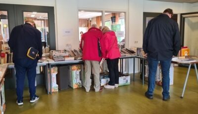 Jubileumboekenbeurs bij honderdjarig Nivon Hengelo