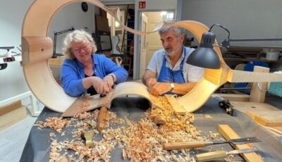 Muzikale lezing over het zelf bouwen van een cello door Miriam Kroeze