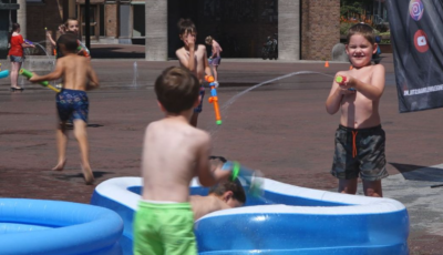 Groot watergevecht bij Speeltuin De Nijverheid in Hengelo