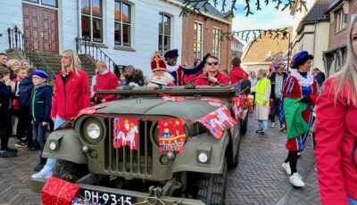 Sinterklaas in Boeskoolstad Oldenzaal