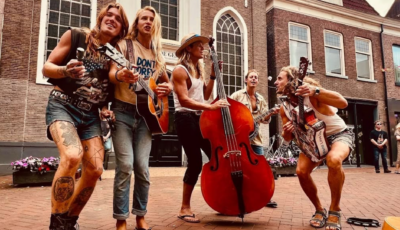Groots straatmuziekfestival in de binnenstad van Almelo