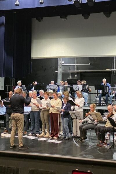 Muziekvereniging Elad draagt muzikaal bij aan jubileumconcert Kunst na Arbeid | Dinie Pierik