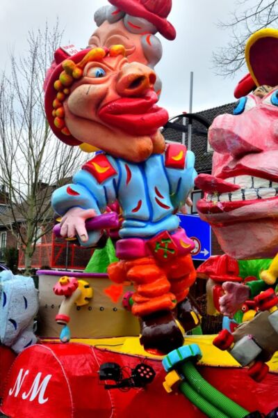 Carnavalsoptocht Hengelo 2026: Familie optocht | Remy Peters