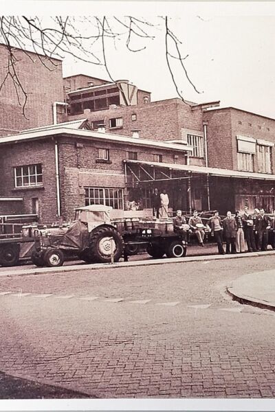 Werken tussen hammen en kazen: nieuwe expositie bij Historische Kring Wierden | Rob Kortenhorst
