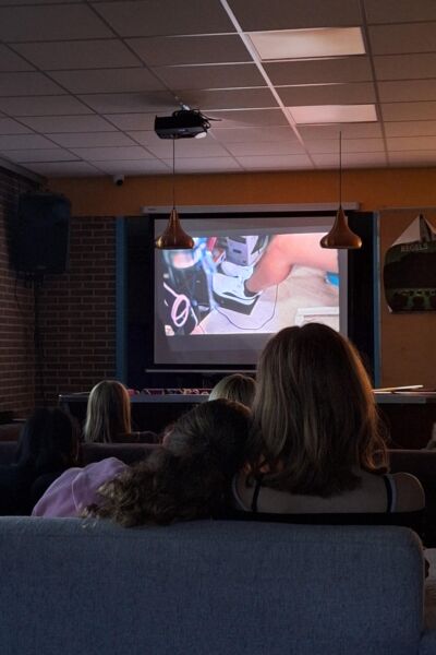 Stem van de Jongeren Wierden: documentaire door jongeren | Christina Dogan