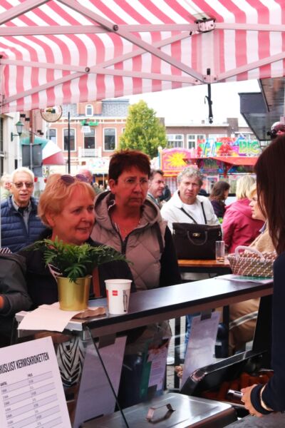 19253 kermiskroketten verkocht in OLdenzaal door Leoclub | Rik Dubbeldam