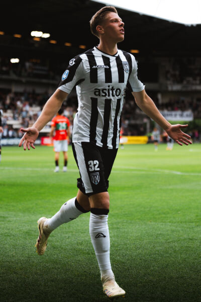 Voetballen bij Heracles en mbo-4-opleiding voltooien naast topsport | Sem Scheperman