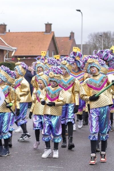Optocht Langeveen: veel bezoekers door het prachtige weer | Anne Lotte