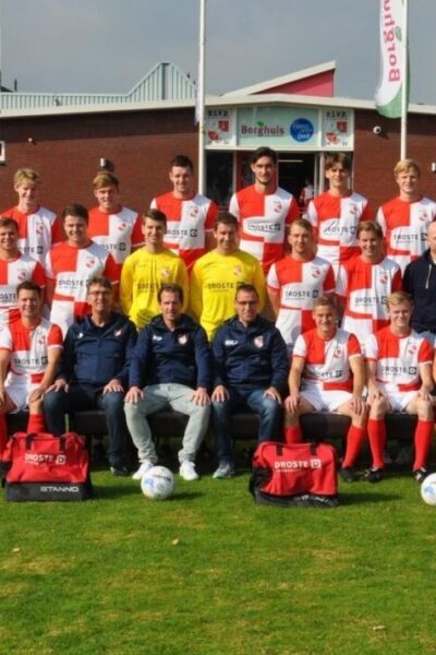DSVD handbal en voetbal voor het eerst samen het veld op | Hugo Stamsnieder