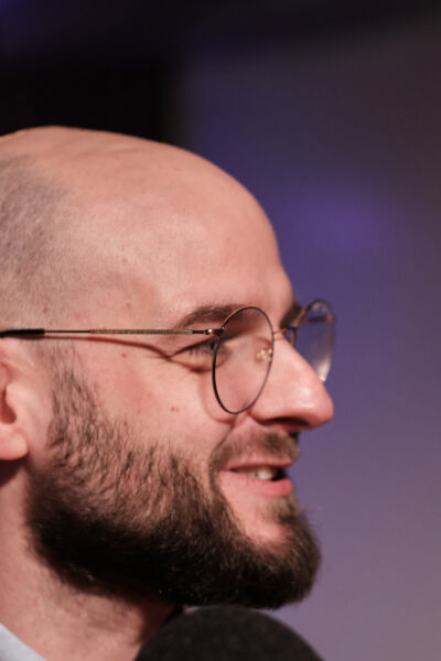 Vrachtwagenbioscoop over femicide op de Oude Markt in Enschede | Harmjan Vedder