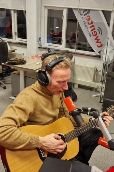 1000 euro overgemaakt aan Stichting Leergeld | Huub Ruel