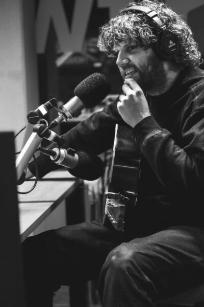 Van Money & The Man tot solo: de veelzijdigheid van Henk Johannes