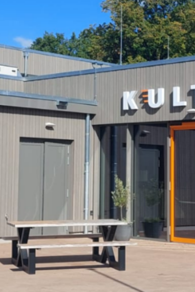 2e hands kinderkledingbeurs voor het goede doel in Hoge Hexel | Hetty van de Sar