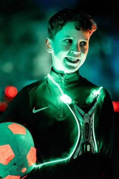 O9 & O10 LED-Toernooi in Tubbergen: in het donker voetballen met LED | Brian Brokelman