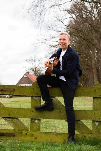 Aandacht voor armoede: Huub Ruel maakt tocht langs Twentse steden | Woensdag in Borne