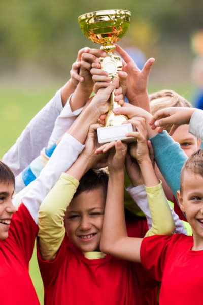 Wil je kind meedoen bij een club - Leergeld Enschede helpt | Esther van der Veen