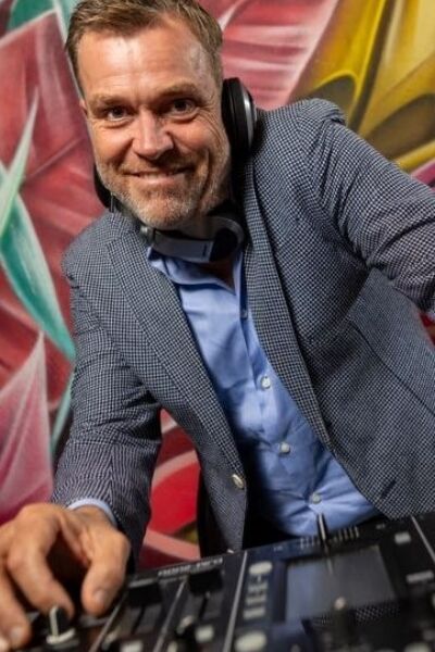 Never Too Late in Almelo | Luda Schmid