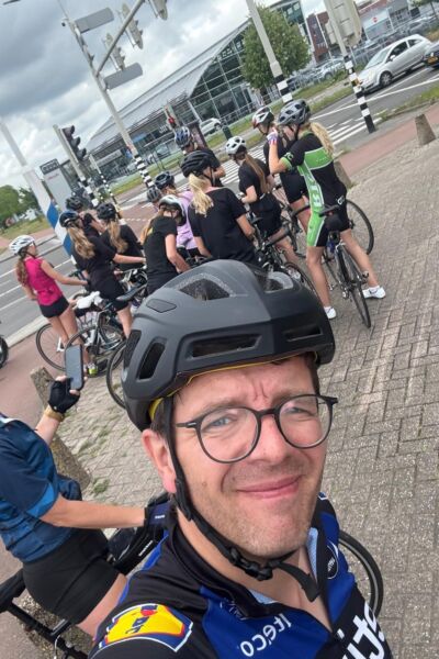 De fietstocht van Lille naar Almelo van het Noordik Lyceum (etappe vrijdag): fietsen voor KiKa | Michel Otter
