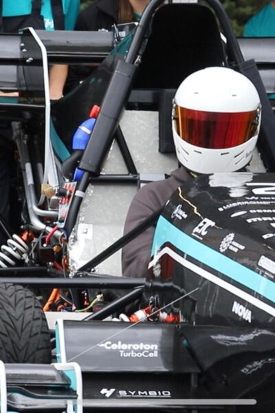 Studenten UT en Saxion klaar voor raceseizoen: eerste waterstofraceauto op Red Bull Ring | Jasmijn Oude Nijhuis