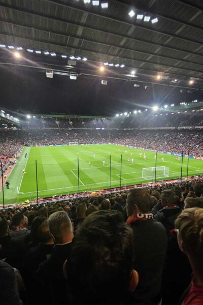 Supporters op terugweg van Old Trafford | Niels Wesselink