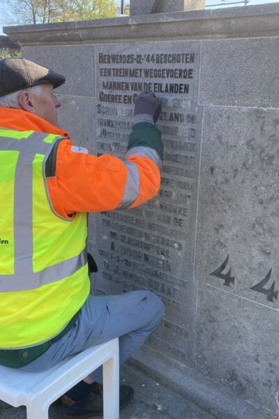 Wierdens oorlogsmonument ter nagedachtenis aan de Kersttrein 1944 hersteld | Theo Pigge