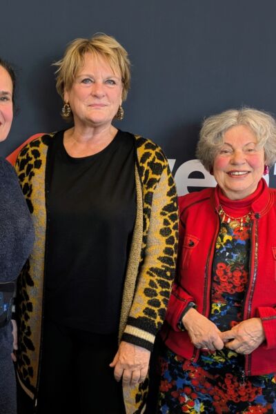 Kwartetten met aan tafel Marijke Agterbosch, Irma Bruggeman en Margot Koopman.
