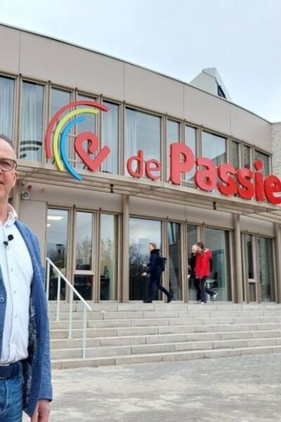 Leendert van den Dool trots op nieuwe school De Passie