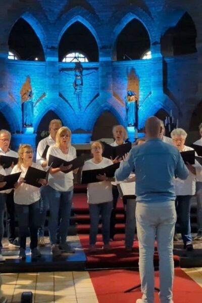 Koor Ton Sur Ton viert 15 jarig jubileum: concert in Ontmoetingskerk | Arja ten Thije