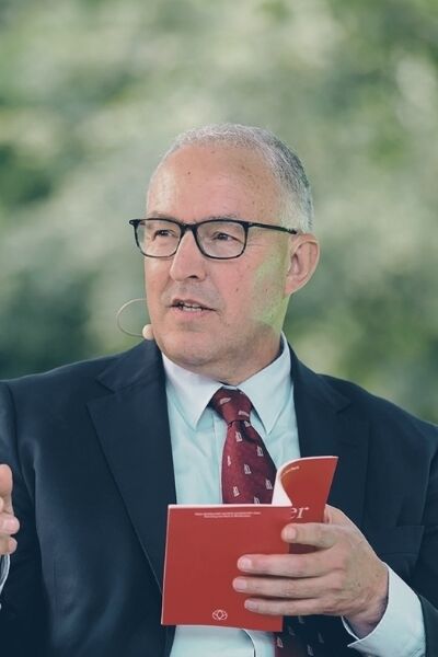 Ahmed Aboutaleb draagt voor uit zijn nieuwe boek Thuis | Ahmed Aboutaleb