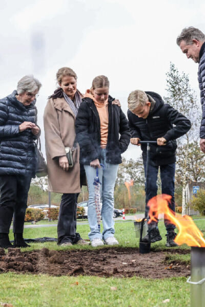 Bollenplantdag bij Crematoria Twente | Harriët Tomassen