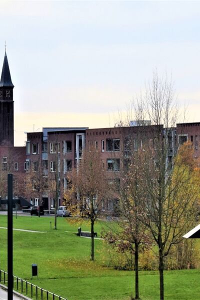 Ondernemers Roombeek bieden vuurwerkramp-herdenkingsbank aan | Luuk Severt