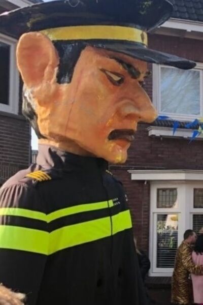 Joris Roord van CV De Oelewappers tijdens de Grote Twentse Carnavalsoptocht 2026