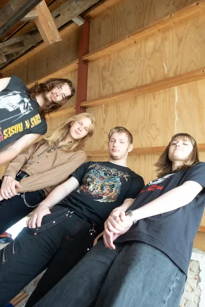 Grunge‑energie van Muggy tijdens Voorspel