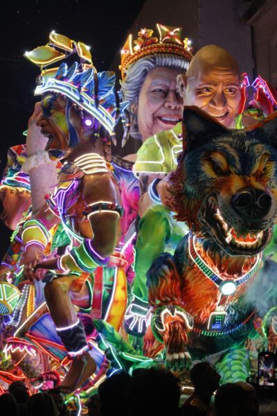 Vier het carnaval mee tijdens de verlichte optocht door het Twekkelerveld