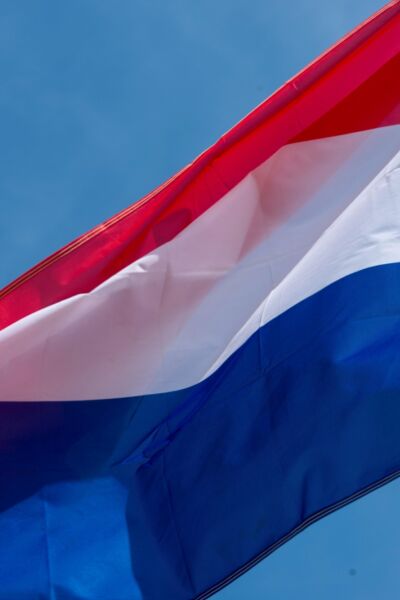 Van herdenken naar feestvieren, wat valt er in Enschede te beleven? Marjolein van Veen van het 4 en 5 mei comite vertelt hierover